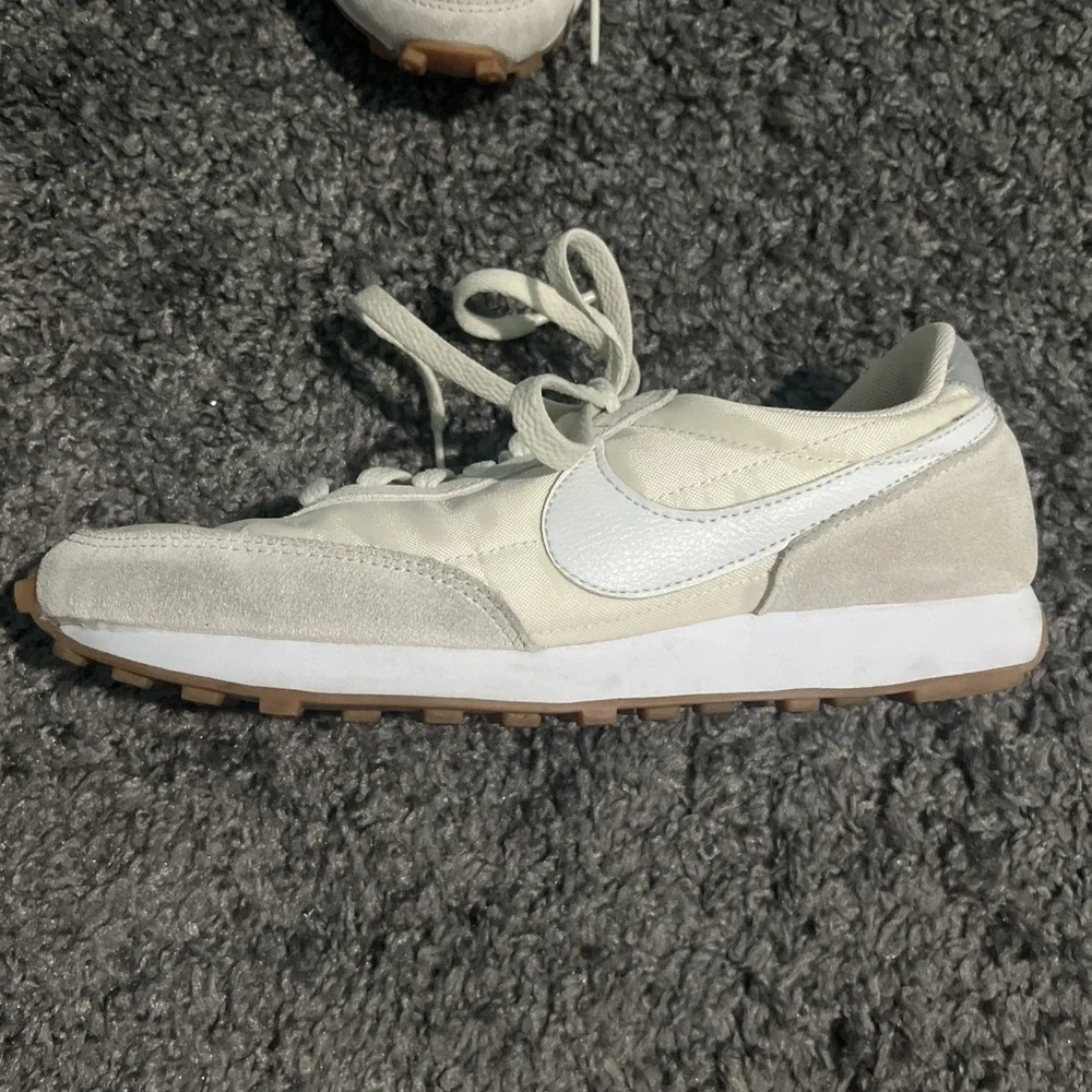 Nike Daybreak Sneaker Women US 7.5 White Pale Ivory Light Smoke Grey Retro Shoes - Picture 6 of 16